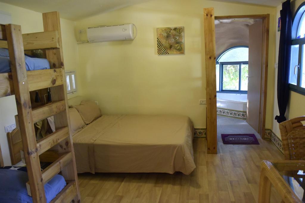 Sede Zevi Dutch Farm Israel B&B 외부 사진
